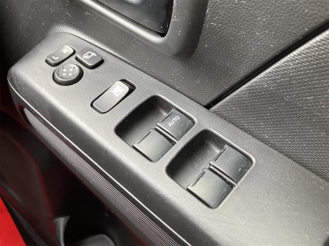 �p���[�E�B���h�E�̃X�C�b�`�ł���B�^�]�Ȃɋ��Ȃ��瑋���J���߂̃R���g���[���ł��܂���B