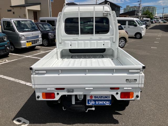 スーパーキャリイ スーパーキャリイ　Ｘ　４型　衝突被害軽減ブレーキ　キーレス　オートライト　スズキセーフティーサポート　衝突被害軽減システム　横滑り防止機能　衝突安全ボディ　盗難防止システム　キーレスエントリー　スモークガラス　後方誤発進抑制機能　アイドリングストップ（6枚目）