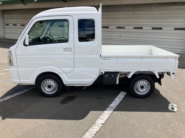 スーパーキャリイ スーパーキャリイ　Ｘ　４型　衝突被害軽減ブレーキ　キーレス　オートライト　スズキセーフティーサポート　衝突被害軽減システム　横滑り防止機能　衝突安全ボディ　盗難防止システム　キーレスエントリー　スモークガラス　後方誤発進抑制機能　アイドリングストップ（8枚目）