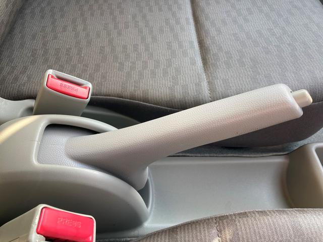 エブリイ ＰＡ　４型　５ＭＴ　スライドドア　ラジオ　横滑り防止機能　オートライト　スライドドア　横滑り防止機能　５ＭＴ（31枚目）