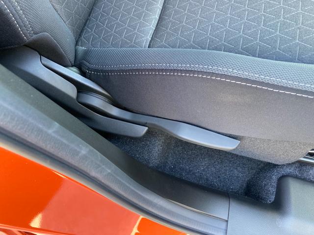 スイフト ＨＹＢＲＩＤ　ＭＸ　アダクティブクルーズコントロール　オートライト　プッシュスタート　シートヒーター　オートエアコン　衝突被害軽減システム　横滑り防止機能　衝突安全ボディ　盗難防止システム　アダクティブクルーズコントロール　ＬＥＤヘッドライト（32枚目）