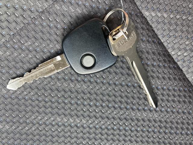 スーパーキャリイ スーパーキャリイ　Ｘリミテッド　５型　キーレスエントリー　オートライト　ＬＥＤヘッドライトライト　衝突被害軽減システム　アイドリングストップ　横滑り防止機能　衝突安全ボディ　キーレスエントリー（3枚目）