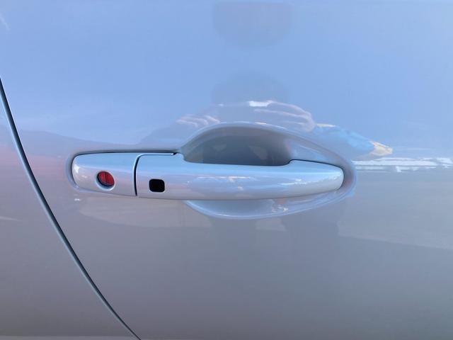 スイフト ＸＧ　３型　ＣＤプレイヤー　クルコン　オートライト　オートライト　プッシュスタート　シートヒーター　オートエアコン　衝突被害軽減システム　横滑り防止機能　衝突安全ボディ　盗難防止システム　ＣＤプレーヤー　クルコン　　ブラインドスポットモニター（12枚目）