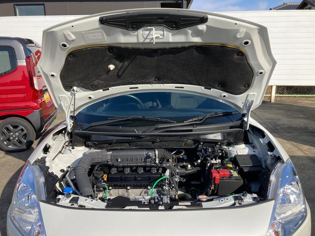 スイフト ＸＧ　３型　ＣＤプレイヤー　クルコン　オートライト　オートライト　プッシュスタート　シートヒーター　オートエアコン　衝突被害軽減システム　横滑り防止機能　衝突安全ボディ　盗難防止システム　ＣＤプレーヤー　クルコン　　ブラインドスポットモニター（14枚目）