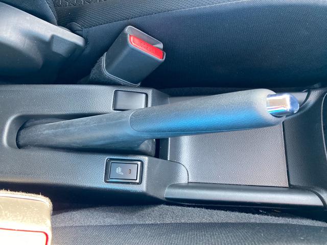 スイフト ＸＧ　３型　ＣＤプレイヤー　クルコン　オートライト　オートライト　プッシュスタート　シートヒーター　オートエアコン　衝突被害軽減システム　横滑り防止機能　衝突安全ボディ　盗難防止システム　ＣＤプレーヤー　クルコン　　ブラインドスポットモニター（21枚目）