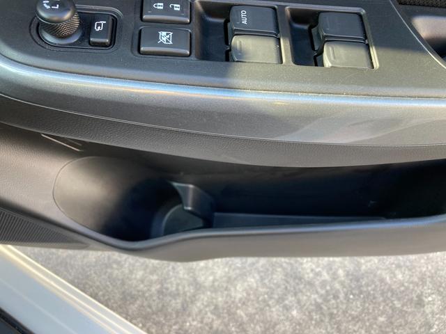 スイフト ＸＧ　３型　ＣＤプレイヤー　クルコン　オートライト　オートライト　プッシュスタート　シートヒーター　オートエアコン　衝突被害軽減システム　横滑り防止機能　衝突安全ボディ　盗難防止システム　ＣＤプレーヤー　クルコン　　ブラインドスポットモニター（32枚目）