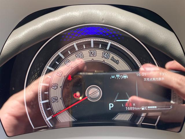 ワゴンＲスマイル ＨＹＢＲＩＤ　Ｘ　３型　ナビ　全方位カメラ　両側パワスラ　オートライト　Ｂｌｕｅｔｏｏｔｈ　スライドドア　純正ナビ　プッシュスタート　シートヒーター　オートエアコン　衝突被害軽減システム　横滑り防止機能　衝突安全ボディ　盗難防止システム（28枚目）