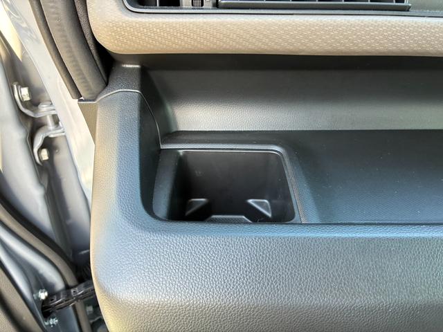 ＦＸ　４型　ＣＤプレイヤー　衝突被害軽減Ｂ　シートヒーター　オートライト　ＣＤプレイヤー　プッシュスタート　シートヒーター　オートエアコン　衝突被害軽減システム　横滑り防止機能　衝突安全ボディ　アンブレラホルダー（画像39）