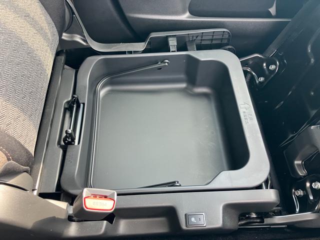 ＨＹＢＲＩＤ　ＭＸ　アダクティブクルーズコントロール　オートライト　プッシュスタート　シートヒーター　オートエアコン　禁煙車　衝突被害軽減システム　アイドリングストップ　横滑り防止機能　衝突安全ボディ　盗難防止システム　アダクティブクルーズコントロール（画像46）