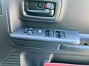 運転席からパワーウインドー・電動格納ミラーの操作が出来ます。また、パワーウインドーには運転席以外をOFFにすることができますので、お子様の安全防止としてご使用ください!