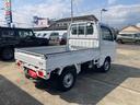 キャリイトラック ＫＣスペシャル　３型　ラジオ　４ＷＤ　５速マニュアル　キーレスエントリ―　パートタイム４ＷＤ　５速マニュアル　ラジオ　パワーウインドウ　荷台マット（8枚目）