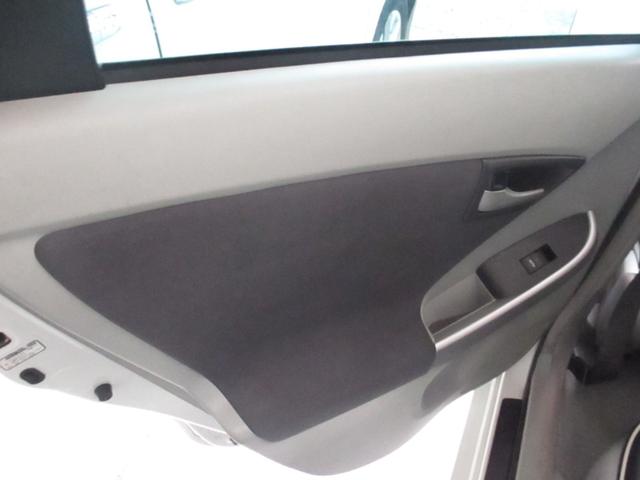 プリウス Ｓ　車検２年付き　社外ナビ　ＴＶ・ＤＶＤ・ＣＤ・ＥＴＣ　Ｂｌｕｅｔｏｏｔｈ　バックカメラ（26枚目）