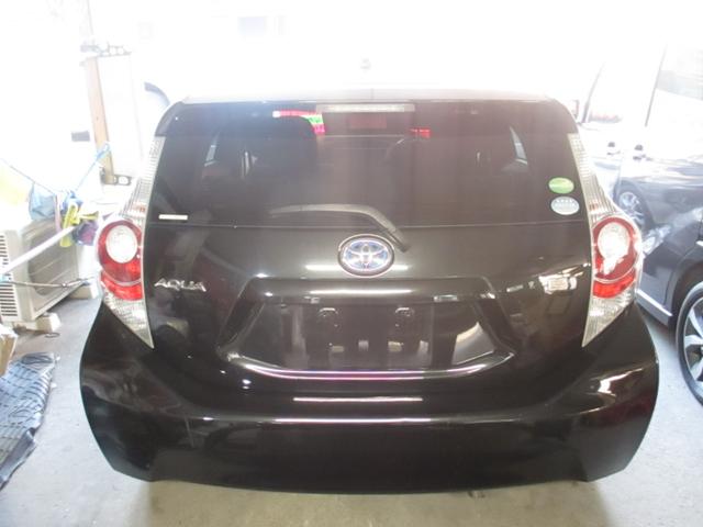 アクア Ｇ　無事故車　車検２年付き　純正ナビ　ＴＶ・ＤＶＤ・ＣＤ・ＥＴＣ　Ｂｌｕｅｔｏｏｔｈ　バックカメラ（4枚目）