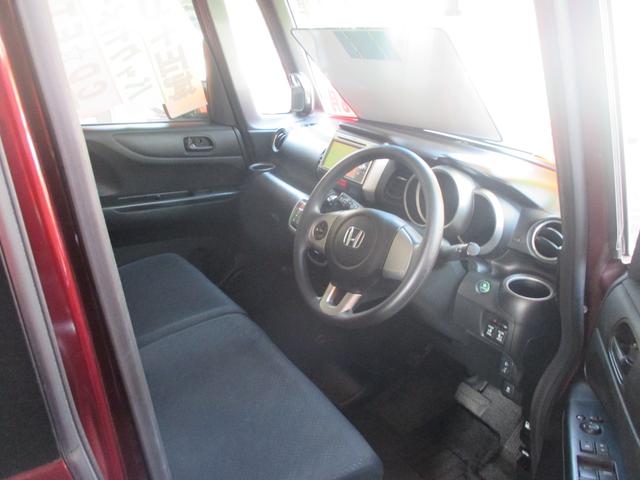 Ｎ－ＢＯＸ Ｇ　ＳＳパッケージ　無事故車　車検Ｒ８年８月　タイミングチェーン式　両側パワースライドドア　前後ドライブレコーダー付き　純正ナビ　ＣＤコンポ　ＥＴＣ　バックカメラ　プッシュスタート　アイドリングストップ　インテリキーｘ２（8枚目）