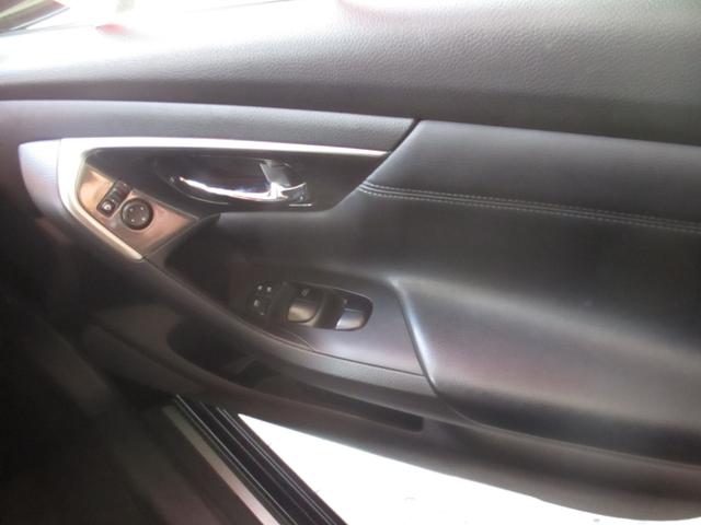 ティアナ XL 無事故車 車検2年付き 純正ナビ TV・DVD・CD・ETC Bluetooth バックカメラ 純正アルミ 前席パワーシート 助手席オットマンシート(21枚目)