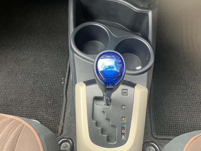 アクア 　ＣＤ　ミラーウィンカー　ＥＴＣ　車検令和９年５月まで　エアコン　パワステ　パワーウィンドウ　ＡＢＳ　運転席エアバッグ　助手席エアバッグ（12枚目）