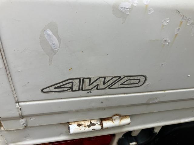 サンバートラック 　４ＷＤ　マニュアル５速車　エアコン（5枚目）