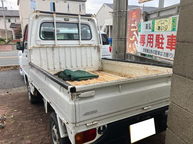 サンバートラック 　４ＷＤ　マニュアル５速車　エアコン（6枚目）