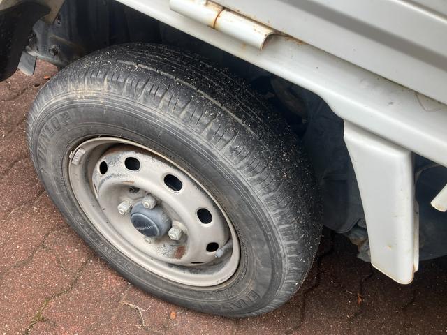 サンバートラック 　４ＷＤ　マニュアル５速車　エアコン（7枚目）