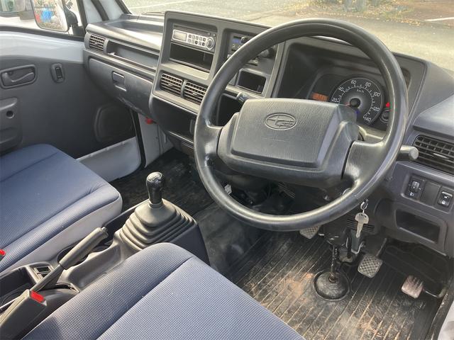 サンバートラック 　マニュアル５速車　エアコン　キーレス　運転席エアバック（9枚目）