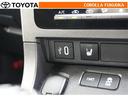 ポータブルオーディオなどの機器を接続して、車両のスピーカーで聞くことができます。