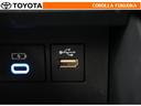 ポータブルオーディオなどの機器を接続して、車両のスピーカーで聞くことができます。