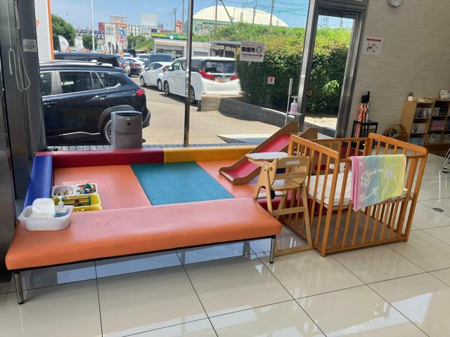 ハリアー プレミアム　衝突被害軽減システム　メモリーナビ　フルセグ　ＥＴＣ　バックカメラ　ドラレコ　ＣＤ　ＤＶＤ再生　キーレス　スマートキー　アイドリングストップ　盗難防止装置（42枚目）