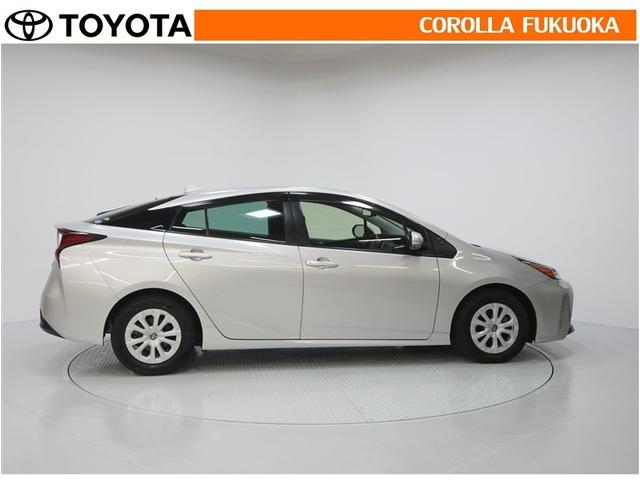 プリウス ＳセーフティプラスＩＩ　衝突被害軽減システム　メモリーナビ　ワンセグ　ＥＴＣ　バックカメラ　ＣＤ　キーレス　スマートキー　盗難防止装置（9枚目）