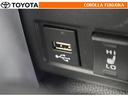 ポータブルオーディオなどの機器を接続して、車両のスピーカーで聞くことができます。