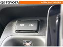 ポータブルオーディオなどの機器を接続して、車両のスピーカーで聞くことができます。