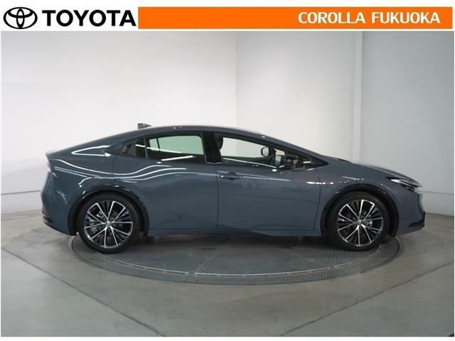 プリウス Ｚ　衝突被害軽減システム　メモリーナビ　フルセグ　ＥＴＣ　バックカメラ　ドラレコ　キーレス　スマートキー　盗難防止装置（9枚目）