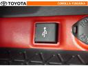 ポータブルオーディオなどの機器を接続して、車両のスピーカーで聞くことができます。