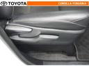 運転席シート上下アジャスター付き。ドライバーの背丈に合わせて調整できます。