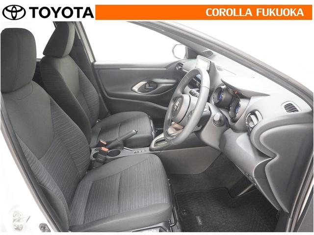 ヤリス ハイブリッドＺ　衝突被害軽減システム　メモリーナビ　フルセグ　ＥＴＣ　バックカメラ　ＣＤ　ＤＶＤ再生　キーレス　スマートキー　盗難防止装置（11枚目）