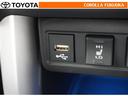 ポータブルオーディオなどの機器を接続して、車両のスピーカーで聞くことができます。