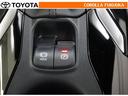 自動または手動でパーキングブレーキをかける・解除することができます。