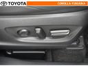 運転席パワーシート。お好みの乗車姿勢を電動で調整できます。