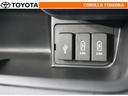 ポータブルオーディオなどの機器を接続して、車両のスピーカーで聞くことができます。