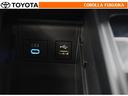 ポータブルオーディオなどの機器を接続して、車両のスピーカーで聞くことができます。