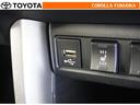 ポータブルオーディオなどの機器を接続して、車両のスピーカーで聞くことができます。