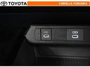 ポータブルオーディオなどの機器を接続して、車両のスピーカーで聞くことができます。