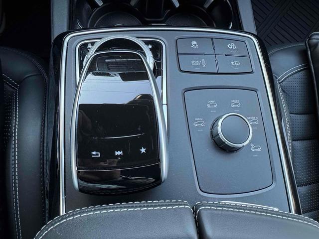 ＧＬＥ ＧＬＥ６３　Ｓ　４マチック　クーペ　４ＷＤ　左ハンドル　クリアランスソナー　レーンアシスト　オートクルーズコントロール　衝突被害軽減システム　全周囲カメラ　ナビ　ＴＶ　アルミホイール　ＬＥＤヘッドランプ　サンルーフ　ＡＴ　シートヒーター（6枚目）