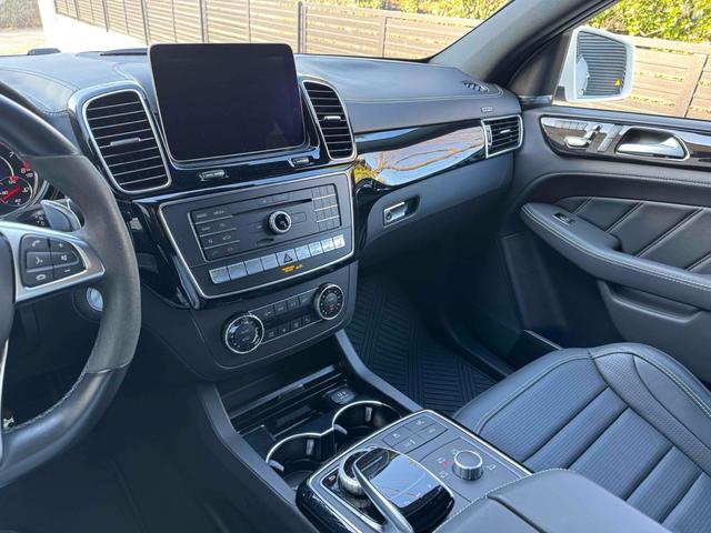 ＧＬＥ ＧＬＥ６３　Ｓ　４マチック　クーペ　４ＷＤ　左ハンドル　クリアランスソナー　レーンアシスト　オートクルーズコントロール　衝突被害軽減システム　全周囲カメラ　ナビ　ＴＶ　アルミホイール　ＬＥＤヘッドランプ　サンルーフ　ＡＴ　シートヒーター（7枚目）