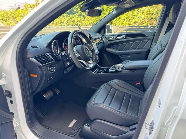 ＧＬＥ ＧＬＥ６３　Ｓ　４マチック　クーペ　４ＷＤ　左ハンドル　クリアランスソナー　レーンアシスト　オートクルーズコントロール　衝突被害軽減システム　全周囲カメラ　ナビ　ＴＶ　アルミホイール　ＬＥＤヘッドランプ　サンルーフ　ＡＴ　シートヒーター（9枚目）