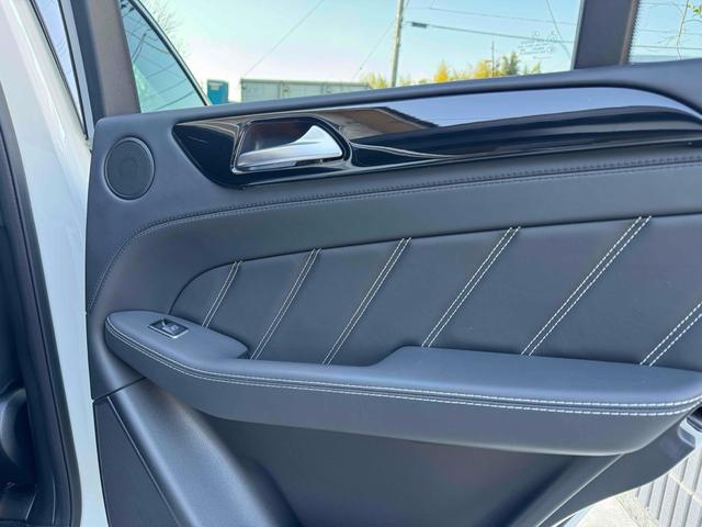 ＧＬＥ ＧＬＥ６３　Ｓ　４マチック　クーペ　４ＷＤ　左ハンドル　クリアランスソナー　レーンアシスト　オートクルーズコントロール　衝突被害軽減システム　全周囲カメラ　ナビ　ＴＶ　アルミホイール　ＬＥＤヘッドランプ　サンルーフ　ＡＴ　シートヒーター（26枚目）