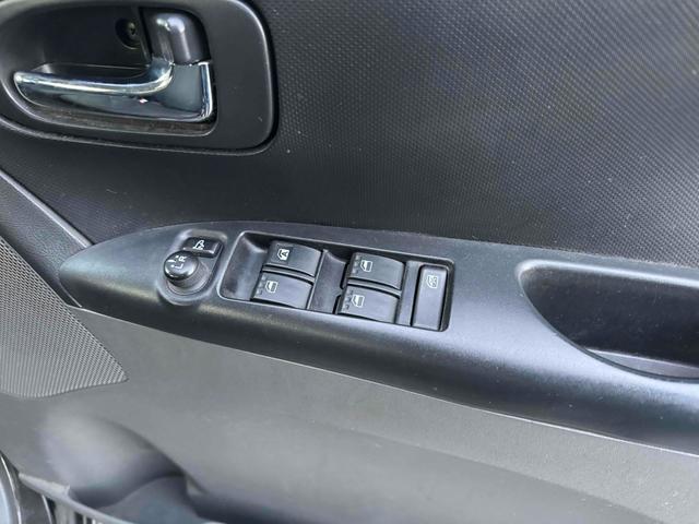 タント カスタムＸリミテッド　ドライブレコーダー　電動スライドドア　ＨＩＤ　スマートキー　電動格納ミラー　ベンチシート　ＣＶＴ　盗難防止システム　ＡＢＳ　ＣＤ　アルミホイール　衝突安全ボディ　エアコン　パワーステアリング（9枚目）