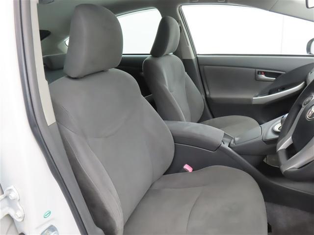 プリウス S アイドリングストップ搭載 Bモニタ- インテリキー デュアルエアバック エアB イモビライザー DVD再生可能 ワンオーナー車 ナビTV AUTOエアコン 横スベリ防止 アルミホイール ETC装備(5枚目)