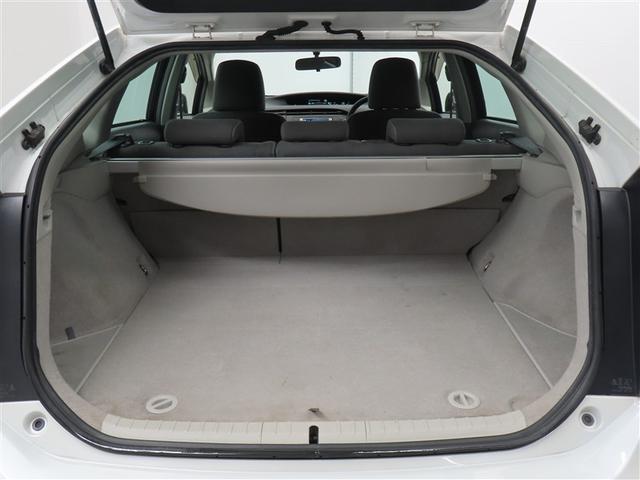 プリウス S アイドリングストップ搭載 Bモニタ- インテリキー デュアルエアバック エアB イモビライザー DVD再生可能 ワンオーナー車 ナビTV AUTOエアコン 横スベリ防止 アルミホイール ETC装備(7枚目)