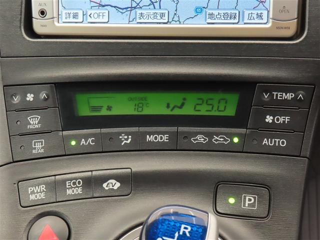 プリウス S アイドリングストップ搭載 Bモニタ- インテリキー デュアルエアバック エアB イモビライザー DVD再生可能 ワンオーナー車 ナビTV AUTOエアコン 横スベリ防止 アルミホイール ETC装備(18枚目)