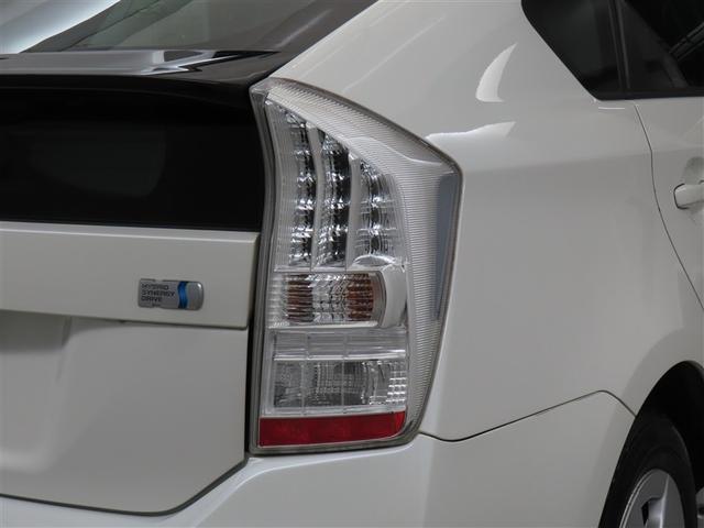 プリウス S アイドリングストップ搭載 Bモニタ- インテリキー デュアルエアバック エアB イモビライザー DVD再生可能 ワンオーナー車 ナビTV AUTOエアコン 横スベリ防止 アルミホイール ETC装備(24枚目)